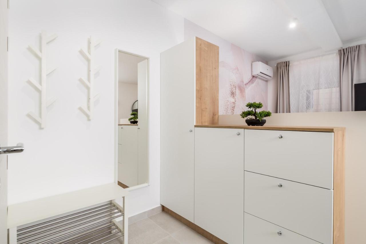 Srnec Apartments - Korzo Ριέκα Εξωτερικό φωτογραφία