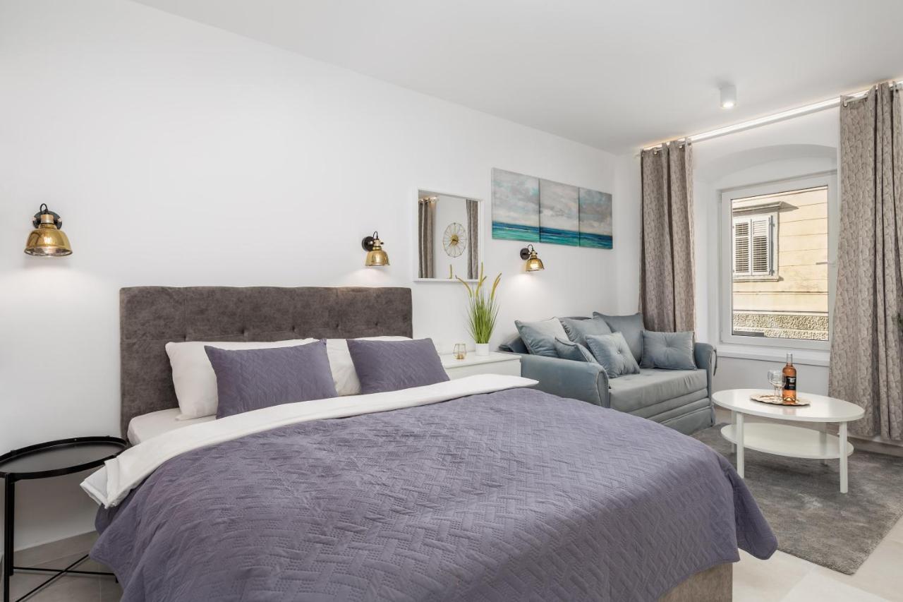 Srnec Apartments - Korzo Ριέκα Εξωτερικό φωτογραφία